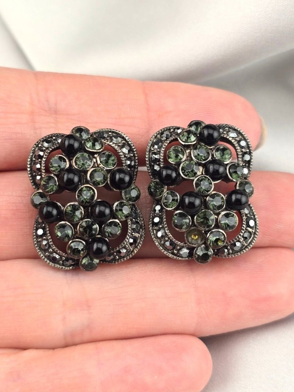 Vintage Carolee Art Deco Green Crystals Black Faux Pearls Clip-On Earrings READ
